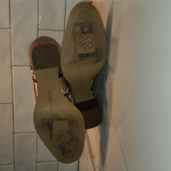 Vince Camuto Heel Boot Snakeskin - Picture 6 of 8